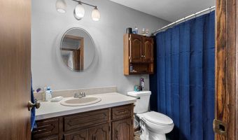 1424 W WEILAND Ln, Appleton, WI 54914