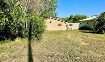 211 6th Ave NW, Bowman, ND 58623