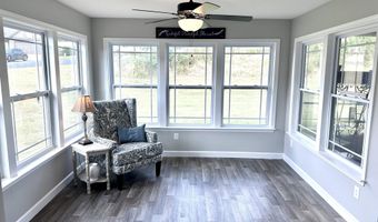 166 Mistwood Ln, Boiling Springs, SC 29316