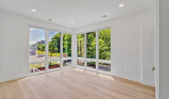 228 GLEBE Rd W 301, Alexandria, VA 22305