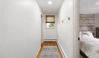 821 Post Rd, Warwick, RI 02888