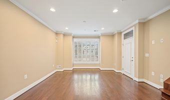 2111 RICHMOND Hwy 101, Alexandria, VA 22301