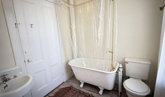 58 Oak St, Brattleboro, VT 05301