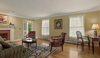 4 Catesby Ln, Bedford, NH 03110