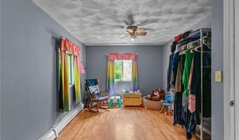 16 Spectacle Ave, Warwick, RI 02888
