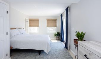 8 Key Ct, Newport, RI 02840