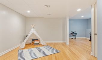 67 Quaker Ln, Bolton, MA 01740