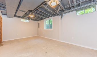 2728 Kimberley Rd, Ann Arbor, MI 48104