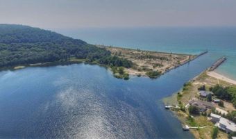 16890 Valley Wood Ct, Arcadia, MI 49613