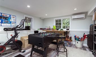 371 Glen Hill Dr, North Kingstown, RI 02874