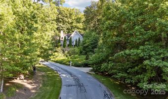 11 Hearthstone Dr, Asheville, NC 28803