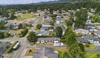 732 3RD St, Brookings, OR 97415