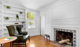 57 Farewell St, Newport, RI 02840