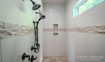 534 Farm Loop Rd, Banner Elk, NC 28604