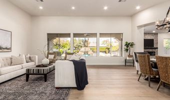 940 W MACAW Dr, Chandler, AZ 85286