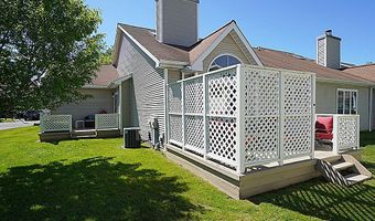 10 Sweet Bay Ln, Amherst, NY 14221