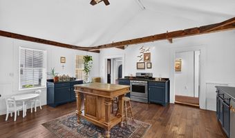 105 South St, Barre, MA 01005