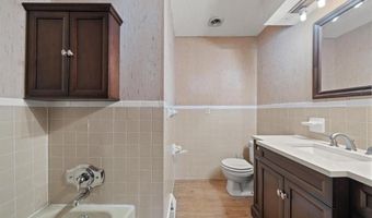 107 Circle Dr, Archie, MO 64725