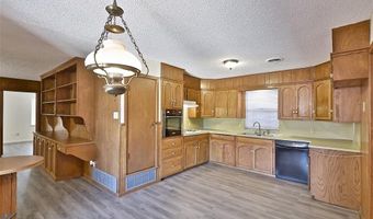 3718 Brook Hollow Dr, Abilene, TX 79605