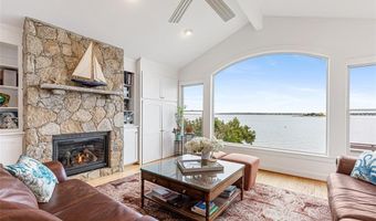 41 Buena Vista Dr, North Kingstown, RI 02852