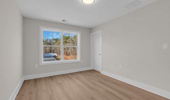 293 Trenton Ave N, Bayville, NJ 08721