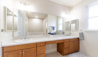 48 Hoku Puhipaka St, Kahului, HI 96732