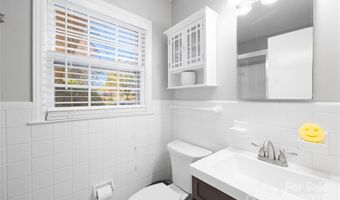 3420 Woodleaf Rd, Charlotte, NC 28205