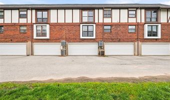 929 Claytonbrook Dr 2, Ballwin, MO 63011