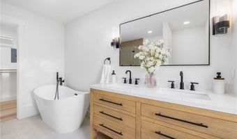 7 Sheffield Ave, Newport, RI 02840