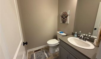 987 Hawkin Ln, Aurora, OH 44202