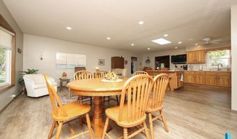 1601 E Sylvan Cir, Brandon, SD 57005