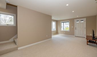 39 Neillian St 39, Bedford, MA 01730
