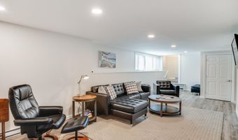 240 Bragg's Ln, Barnstable, MA 02630