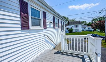 117 Wolcott Ave, Middletown, RI 02842