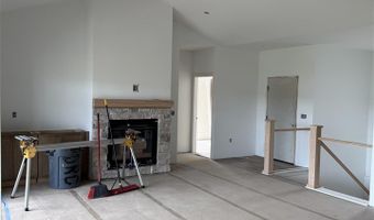 1275 Osage Ln, North Liberty, IA 52317