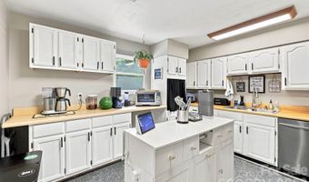 376 School Rd E, Asheville, NC 28803