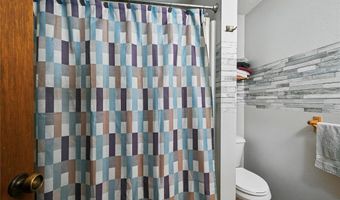 88 Main Ave, Atkins, IA 52206
