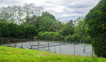 2 Cherry Ln, Bristol, RI 02809