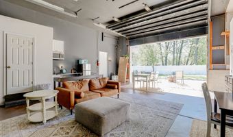 28 Duchess Ave, Middletown, NJ 07748