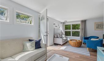 8 Presque Isle Trl, Narragansett, RI 02882