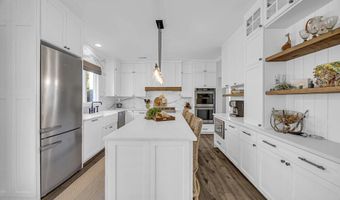 4 Isabella Ct, Atlantic Highlands, NJ 07716