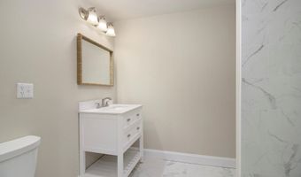 6 Maple Village Ct, Ann Arbor, MI 48103