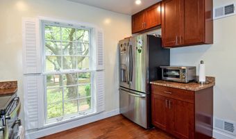 5153 WESTBARD Ave 15, Bethesda, MD 20816