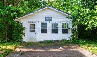 303 Panola St, Water Valley, MS 38965
