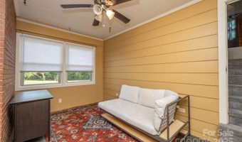 80 Pine St, Badin, NC 28009