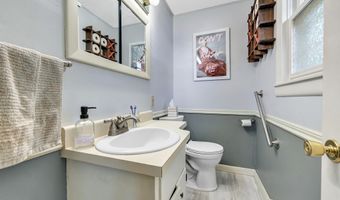 1529 CLARK St, Algoma, WI 54201