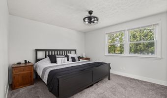 1264 Columbus Cir N, Ashland, OH 44805
