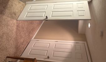 917 9th St, Aurora, NE 68818