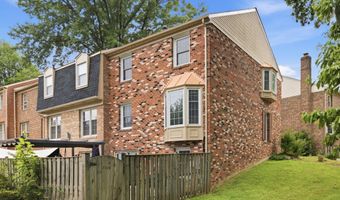 7428 FOUNTAIN HEAD Dr, Annandale, VA 22003