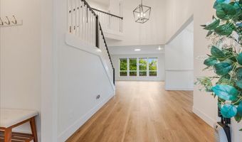 20870 YOSEMITE St NE, Aurora, OR 97002